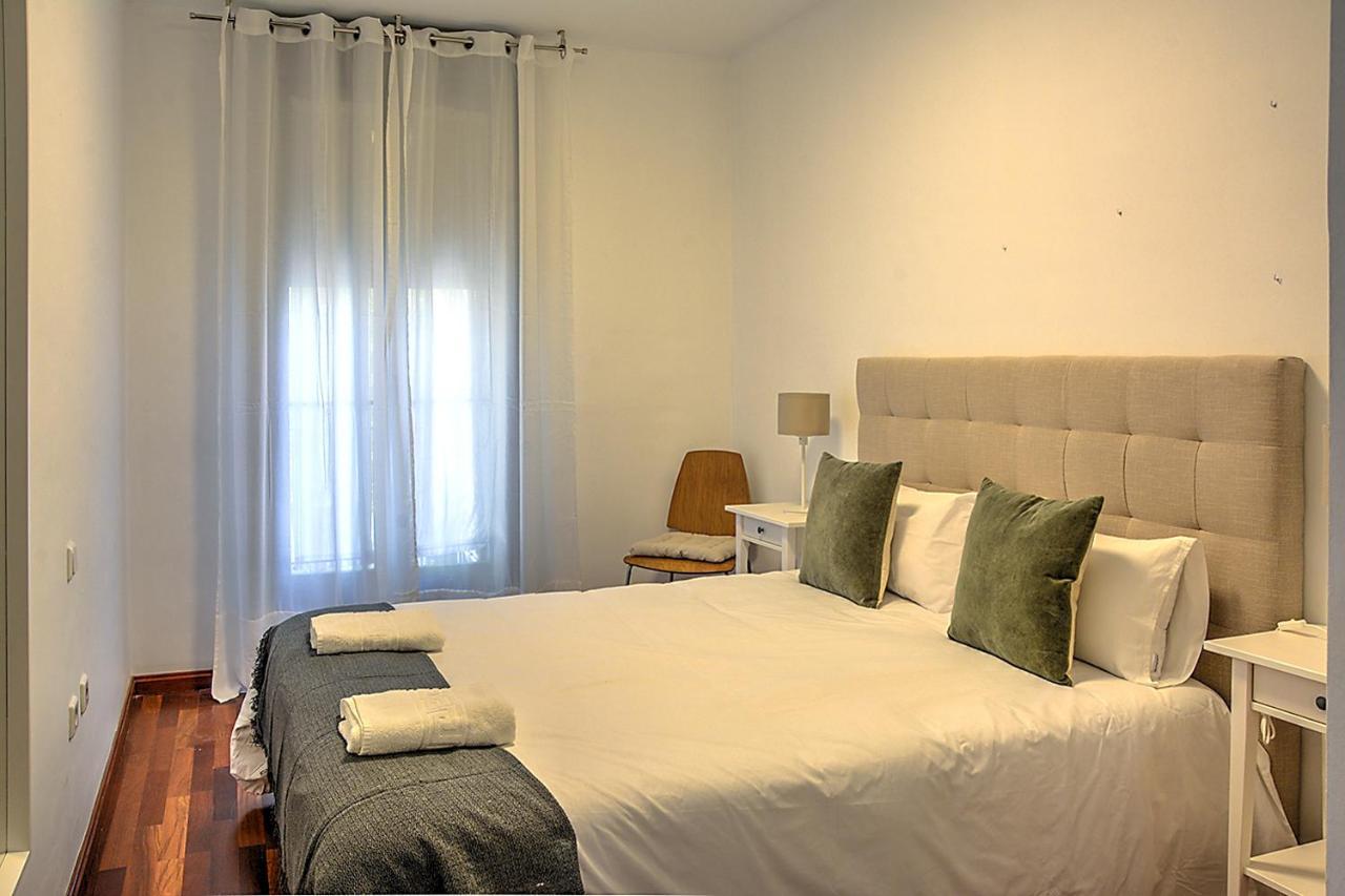 San Bernardo Family Apartment Sevilla Bagian luar foto