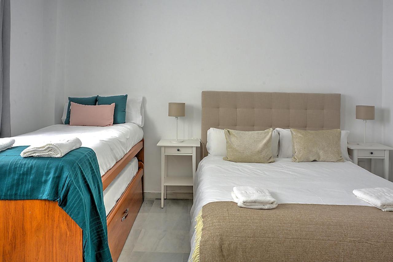 San Bernardo Family Apartment Sevilla Bagian luar foto