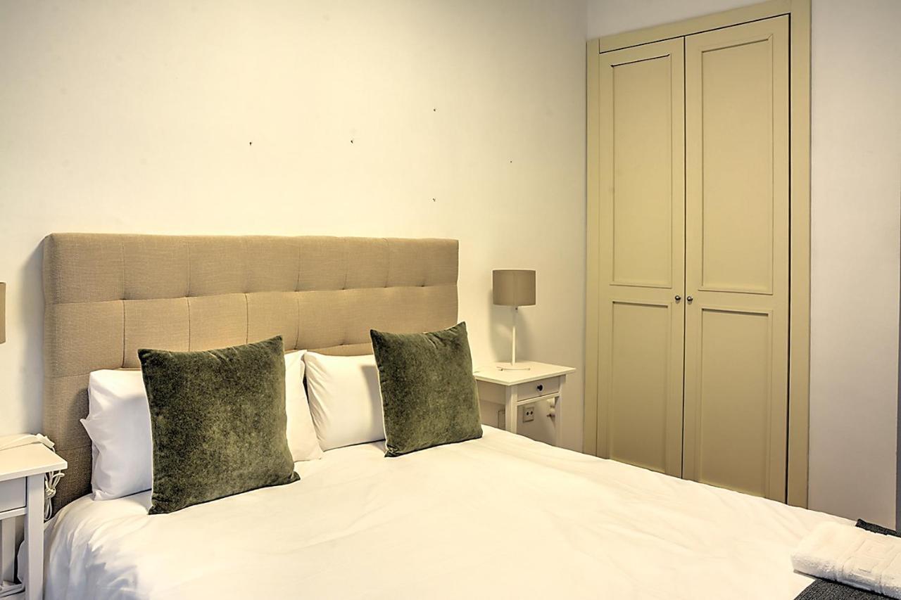 San Bernardo Family Apartment Sevilla Bagian luar foto